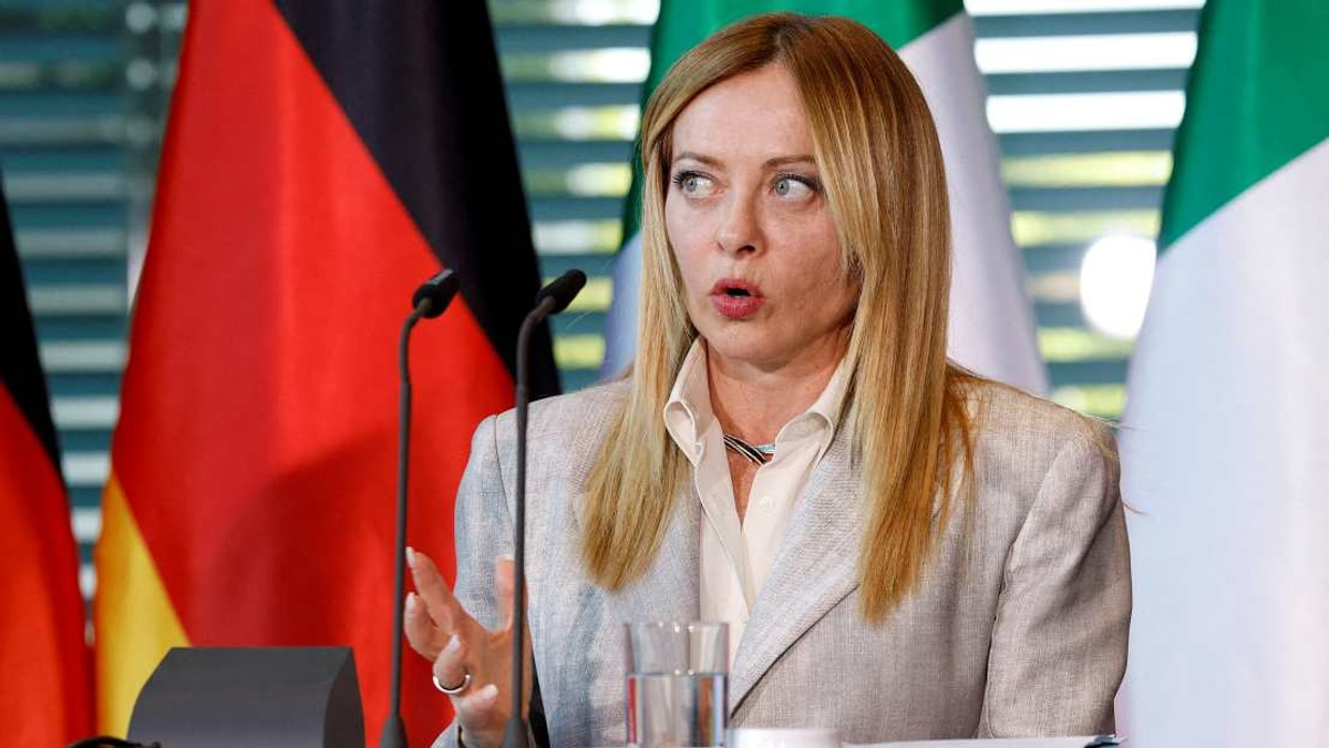 Meloni Pushes EU to Establish Migrant Processing Hubs Outside Bloc by 2027