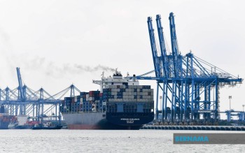 Malaysia's Export Growth Forecast Upgraded to 21.7% for 2026 on Strong Tech Demand