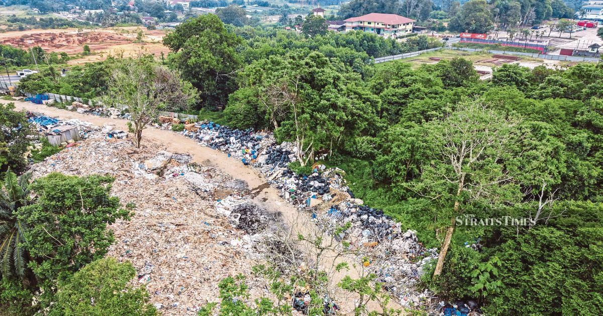 Johor To Establish Task Force Over Alleged Singapore Construction Waste Dumping in Pontian