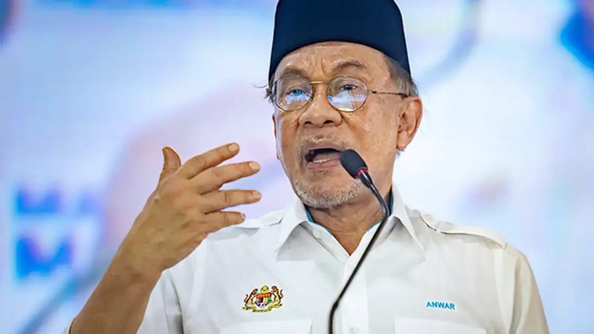 Anwar Issues Warning to Ministers Over Campaign Conduct in State Elections