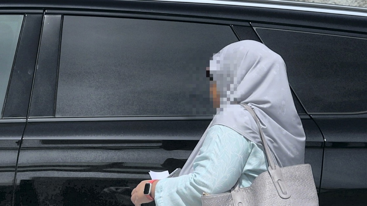 Tabung Haji-Linked Company's Former Finance Chief Returns for Second Day of MACC Questioning
