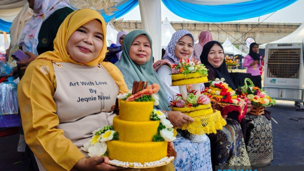 From Resort Work to Kitchen Artistry: How a Kelantan Woman Built a Pulut Kuning Empire