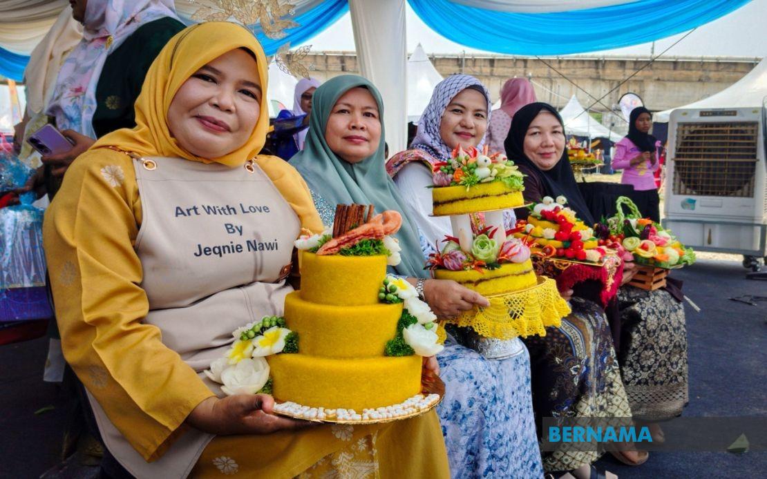 From Resort Work to Kitchen Artistry: How a Kelantan Woman Built a Pulut Kuning Empire
