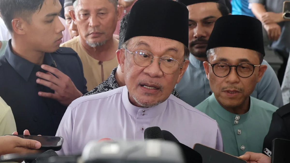 PM Assures Non-Muslims as Government Pursues Syariah Court Reforms