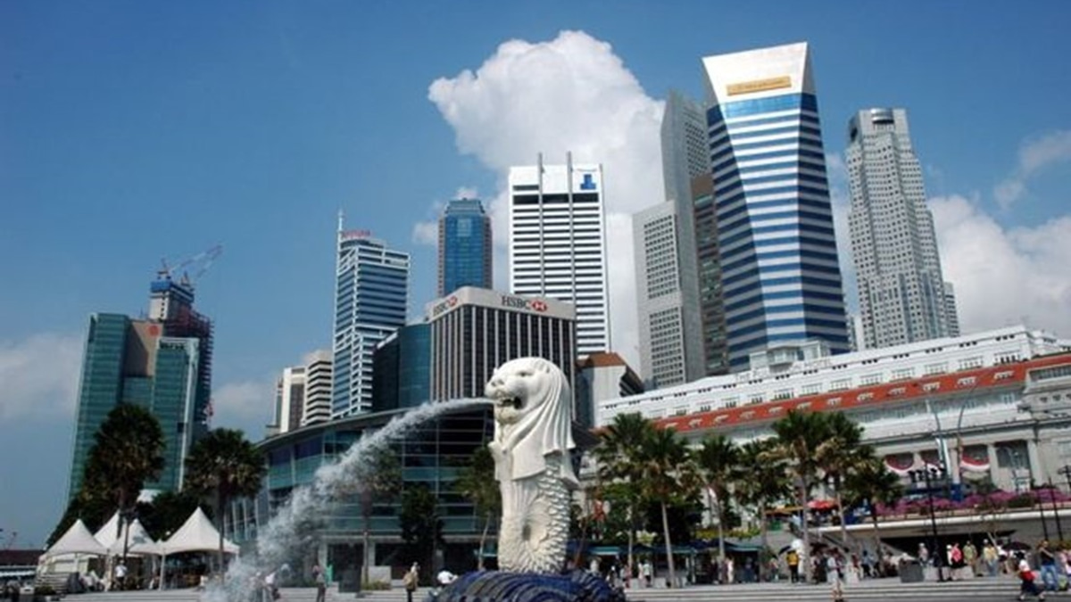 Singapore Activates Haze Alert System as Smoke from Sumatra Drifts Across Region