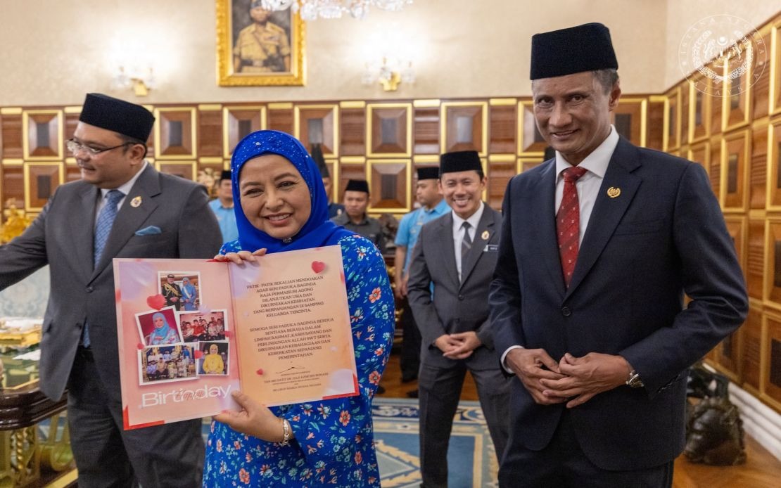 Queen Raja Zarith Sofiah Celebrates Birthday With Courtesy Visit From Palace Officials