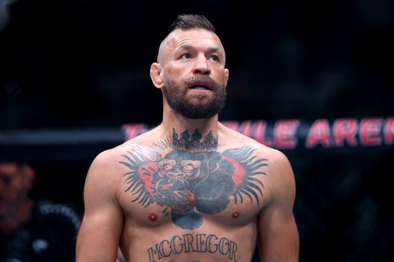 McGregor's UFC Comeback Derailed by Knee Injury in First Round