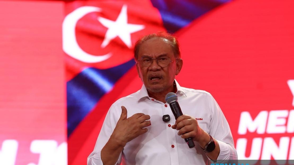 Anwar Rejects Reports of Buying New BMW, Says Vehicle Is Old Government Asset