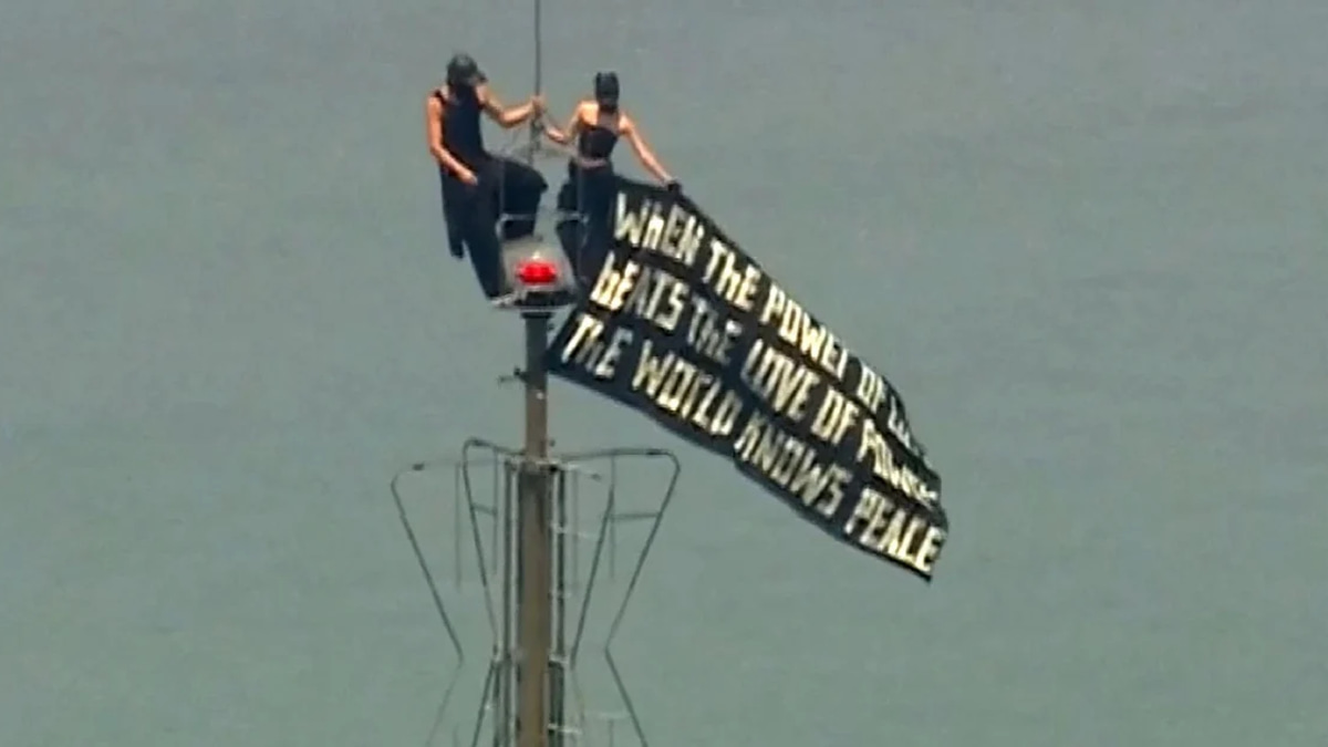 Couple arrested after scaling Empire State Building antenna for apparent marriage proposal