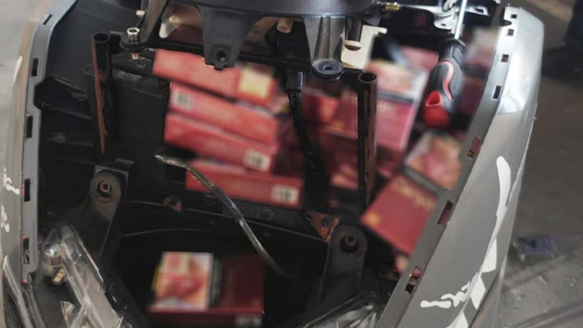 Woman arrested attempting to smuggle 400 cigarette packets into Singapore at Tuas Checkpoint
