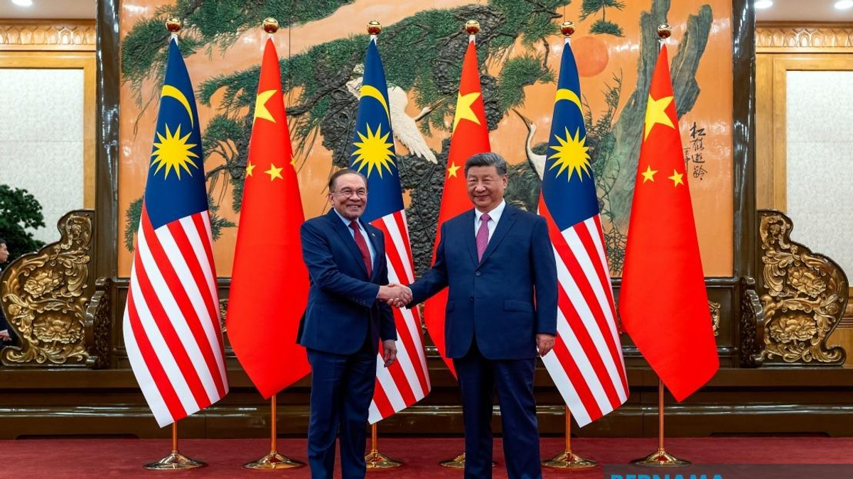 Anwar Extends Birthday Greetings to Xi on Communist Party's 105th Anniversary