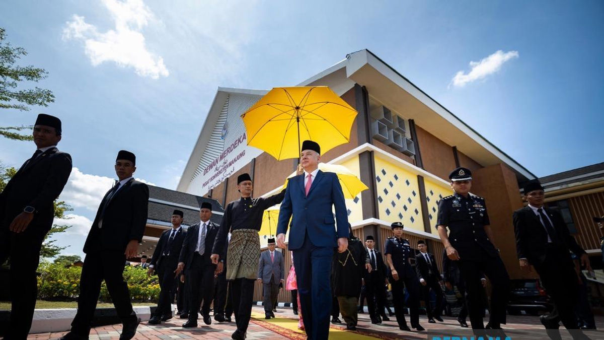Sultan Nazrin Shah Opens Manjung's New RM12.7 Million Merdeka Hall
