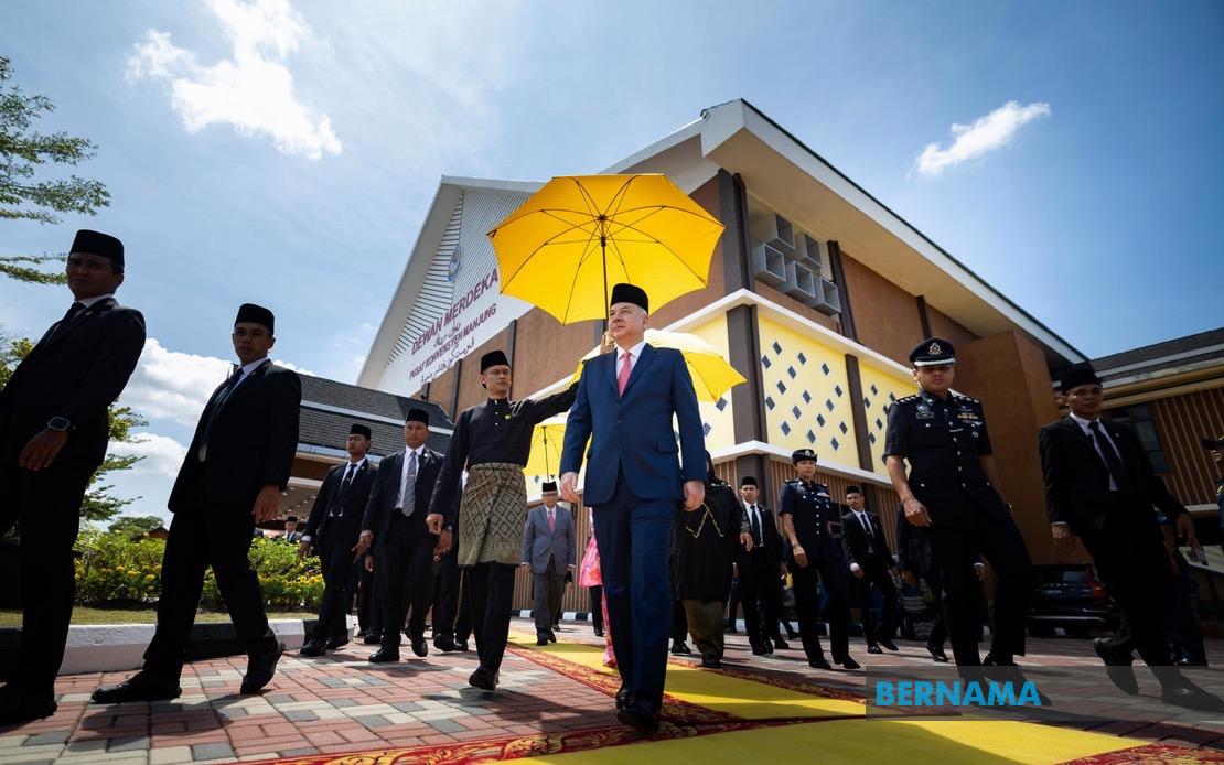 Sultan Nazrin Shah Opens Manjung's New RM12.7 Million Merdeka Hall