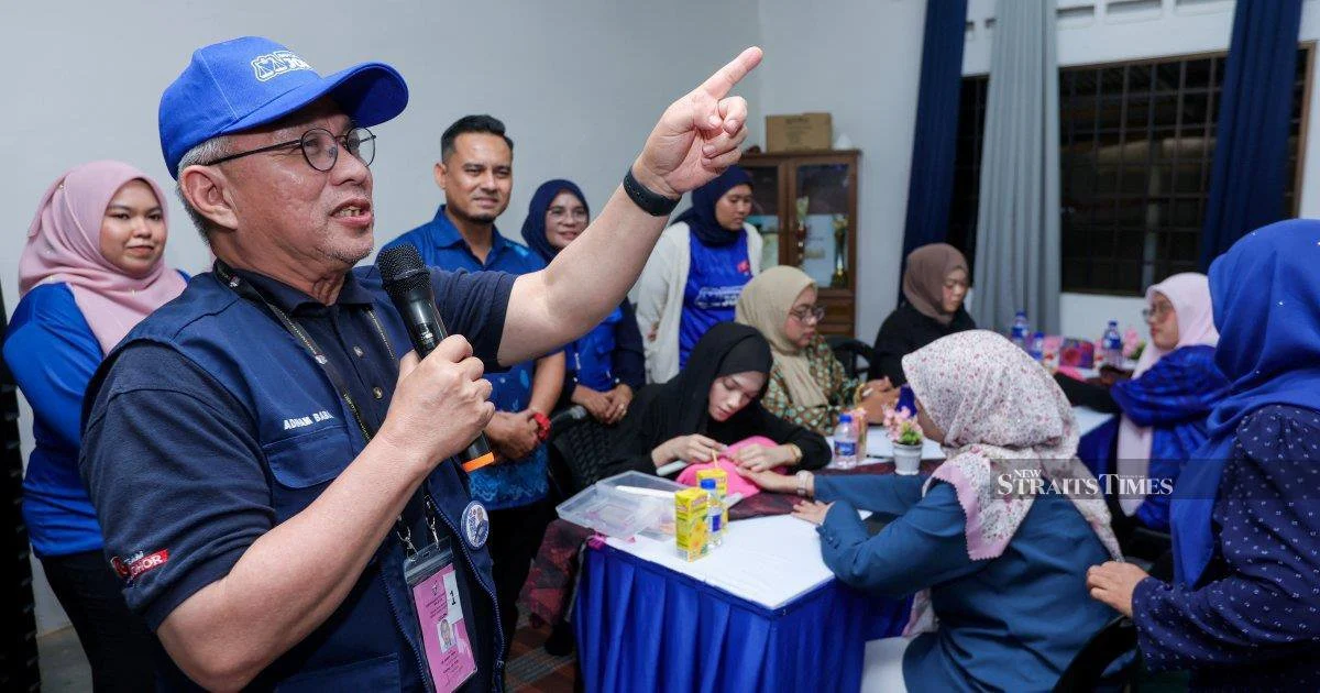 Barisan Nasional ahead in three key Johor state contests as votes are tallied
