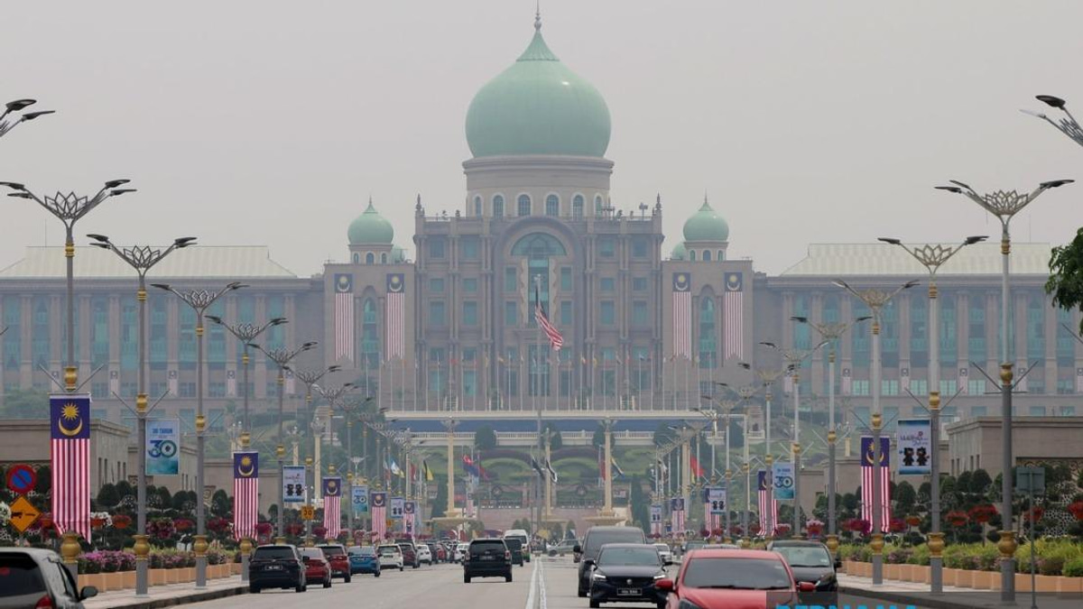 Thick Haze Expected Across Malaysia Through August 31, National Day Celebration Under Review