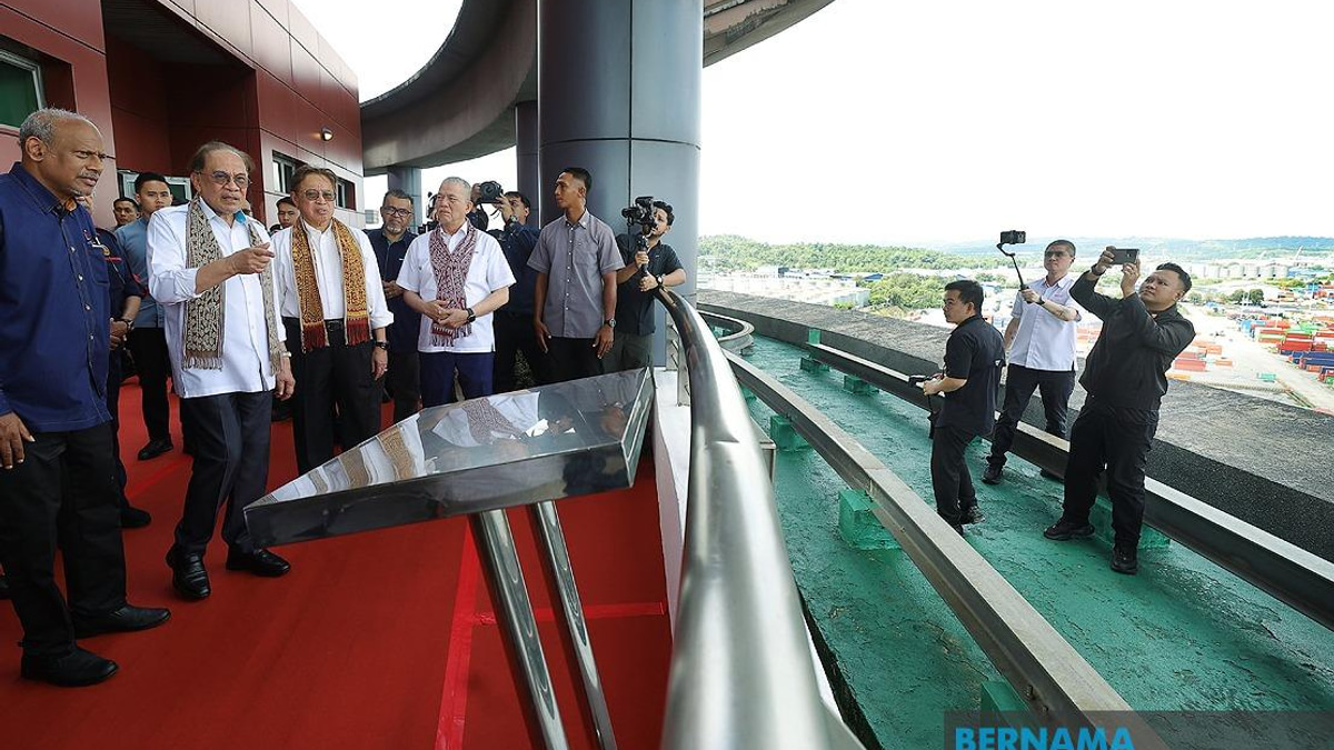 Federal Government Backs Sarawak's Control of Strategic Bintulu Port