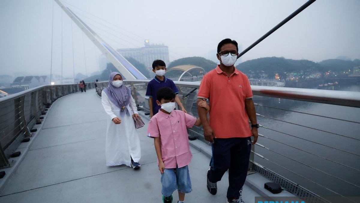 Health Experts Warn Public To Monitor Air Quality and Take Precautions During Haze Episodes