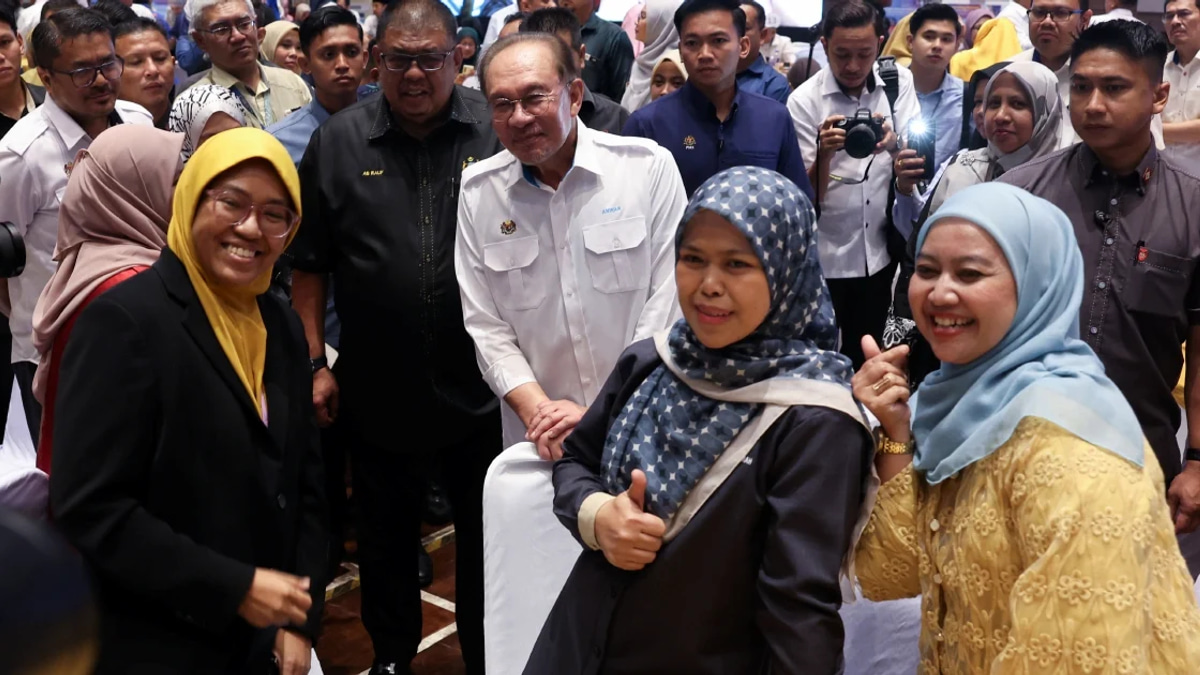 Malaysia jumps to 15th in world competitiveness ranking, Anwar credits civil service overhaul