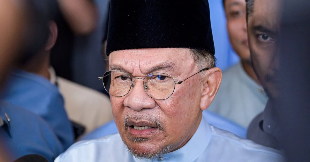 Anwar Denies Onn Hafiz Barred from Felda Event