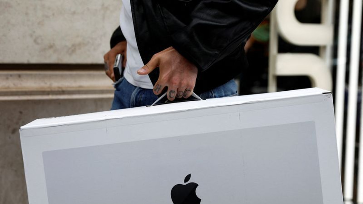 Apple Reclaims Crown as World's Most Valuable Company, Signalling Shift in AI Investment Strategy