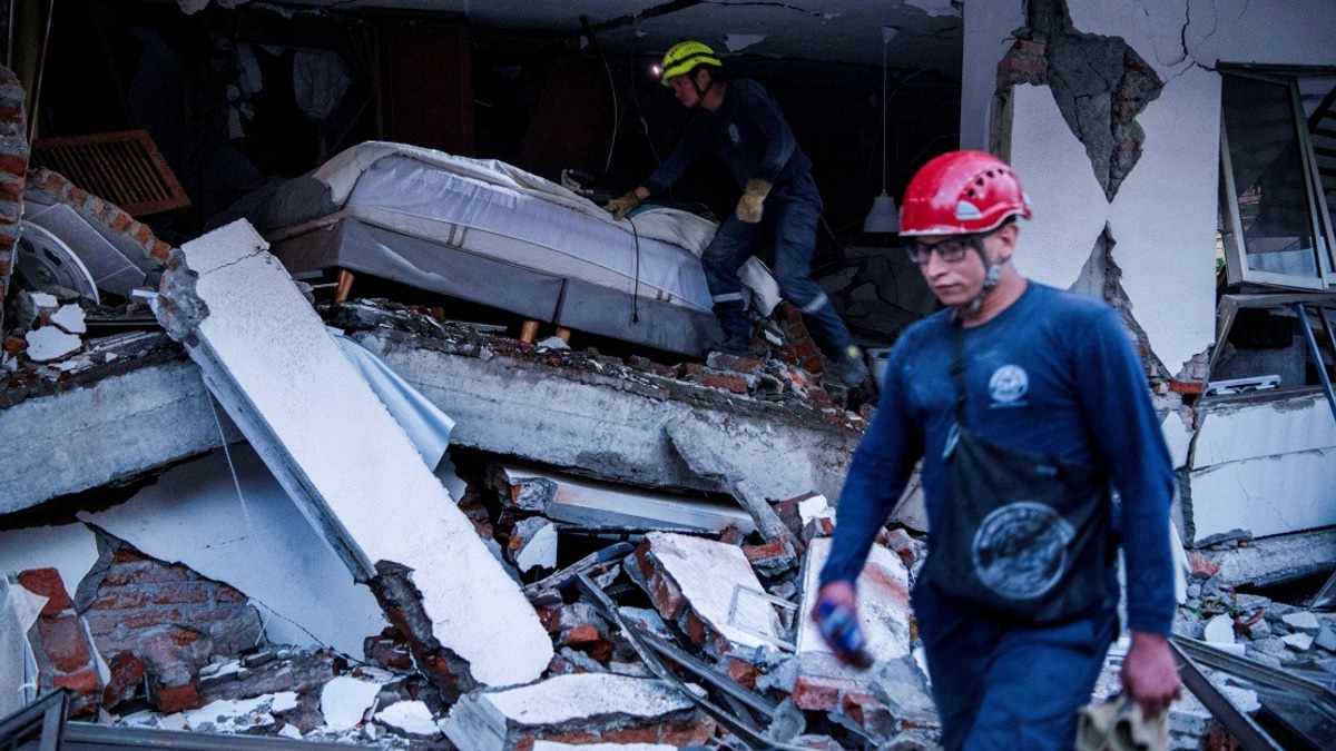 Colombia's Death Toll from Powerful Earthquake Climbs to 132 as Rescue Operations Intensify