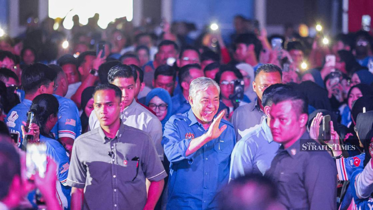 Zahid rallies Johor youths behind Onn Hafiz in state election bid