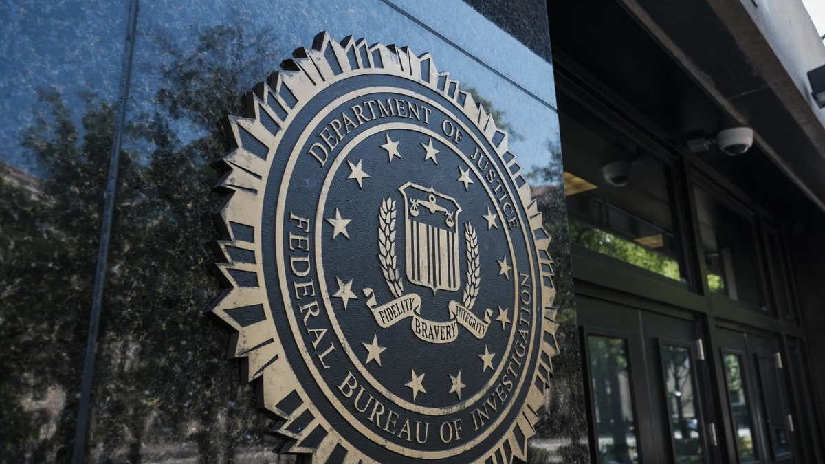 FBI Supervisory Agent Arrested After Confessing to Cryptocurrency Theft