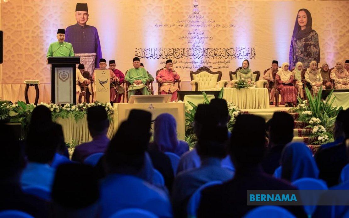 Sultan Nazrin Opens First Orang Asli Islamic School, Stresses Education as Development Tool