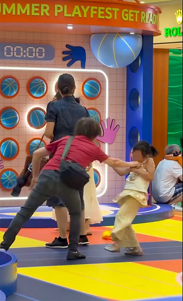 Two women arrested after altercation at Hong Kong shopping centre leaves young girl injured