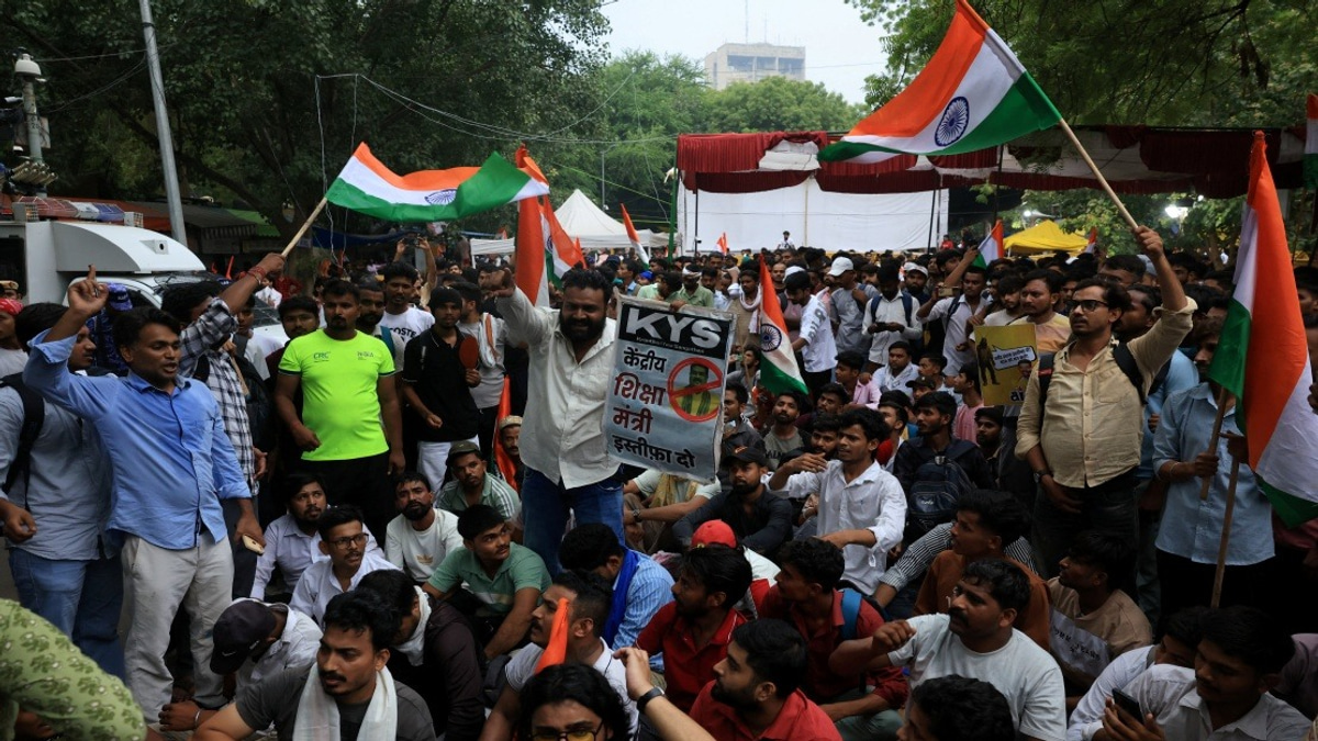 India's Youth Movement Stages Parliament March Over Education Reforms