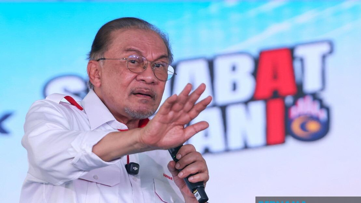Anwar calls for balance between technological advancement and moral values
