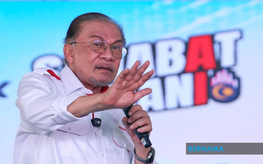 Anwar calls for balance between technological advancement and moral values