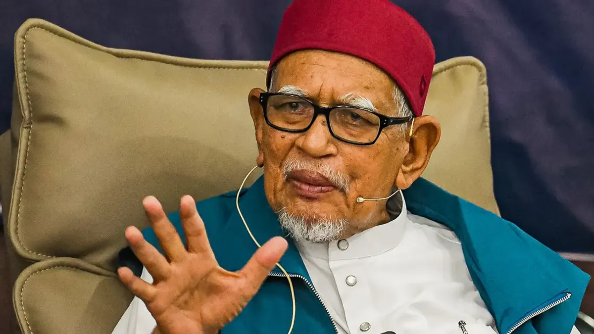 Hadi Explains PAS Decision to Support Umno's Leadership in Johor Election