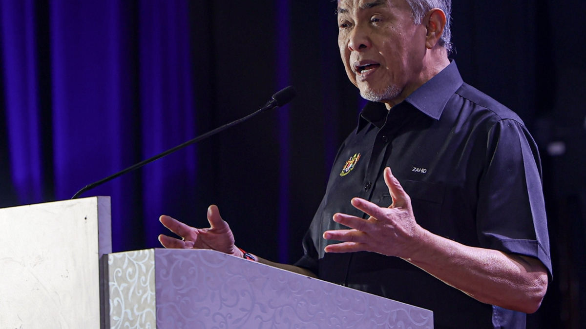 Ministry Officers Faced Pressure to Attend BN Events During State Elections, Zahid Claims
