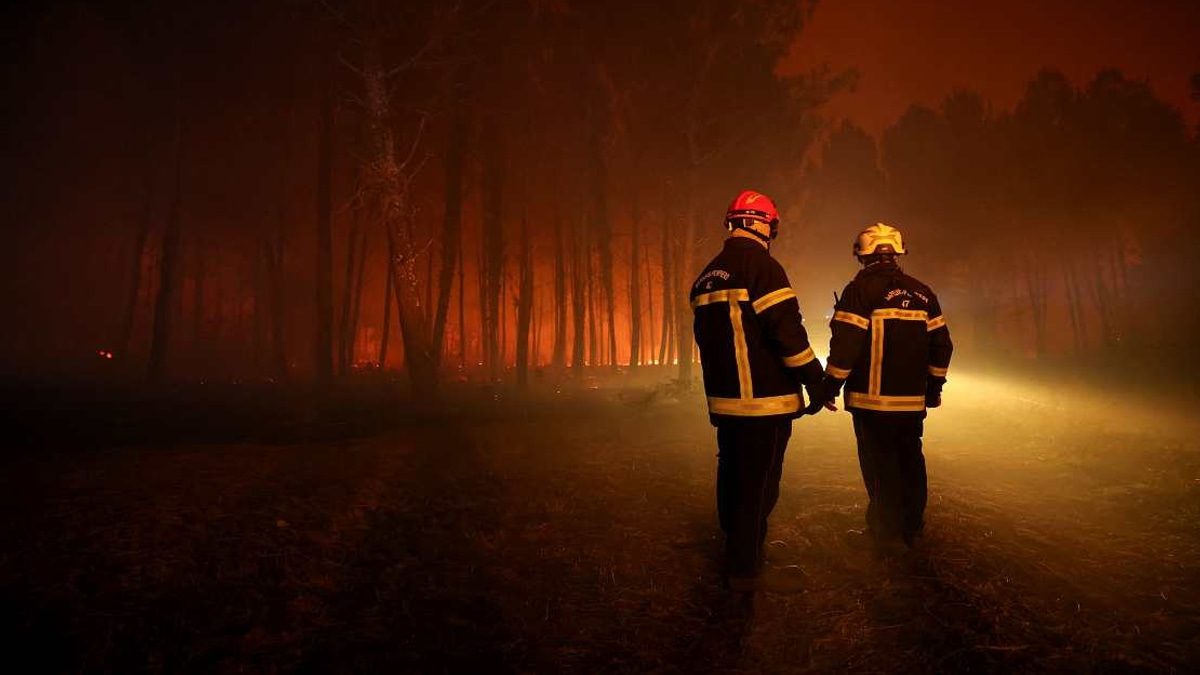 French Teen Charged Over Fire That Killed Two Firefighters in Bordeaux Region