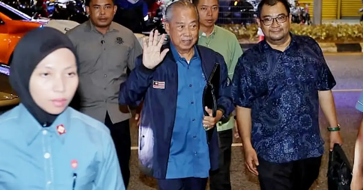 Muhyiddin and Bersatu Leadership Convene for Crisis Talks as PN Coalition Fractures