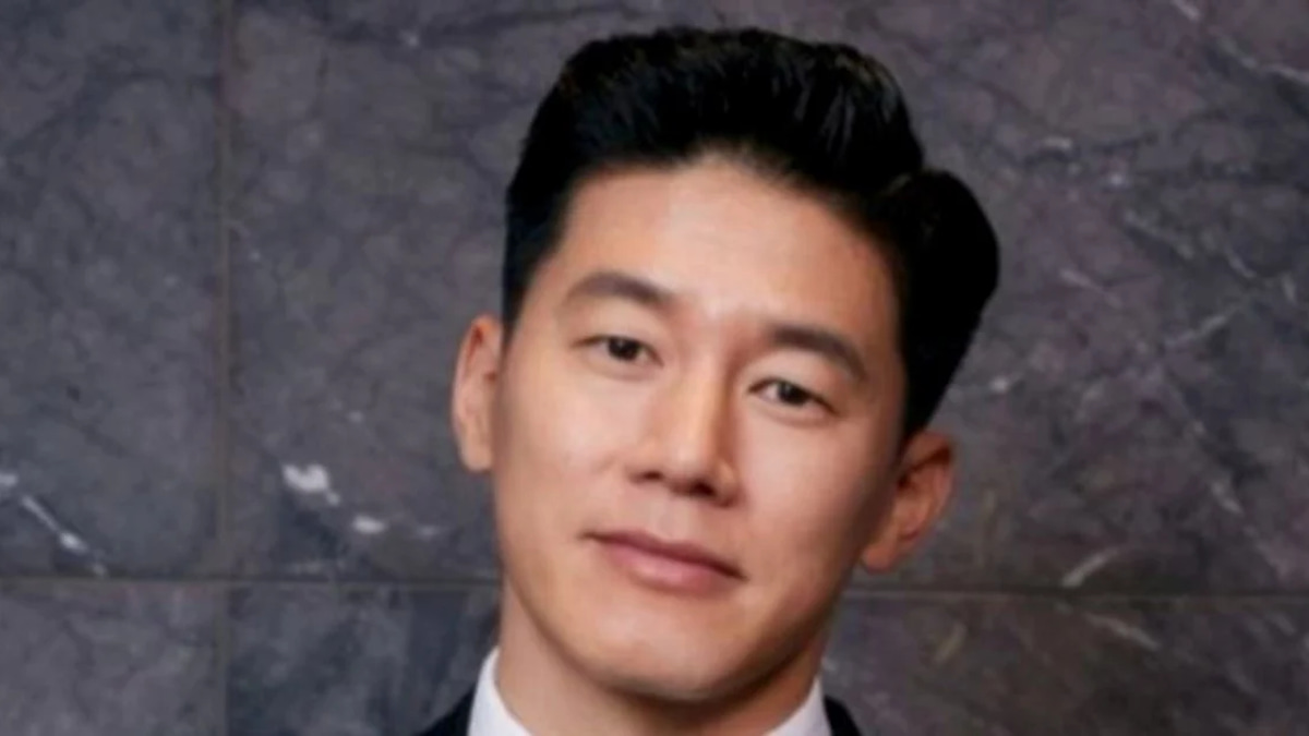 From Rags to Riches: How Korean Star Kim Mu Yeol Survived on RM500 a Year Before Stardom