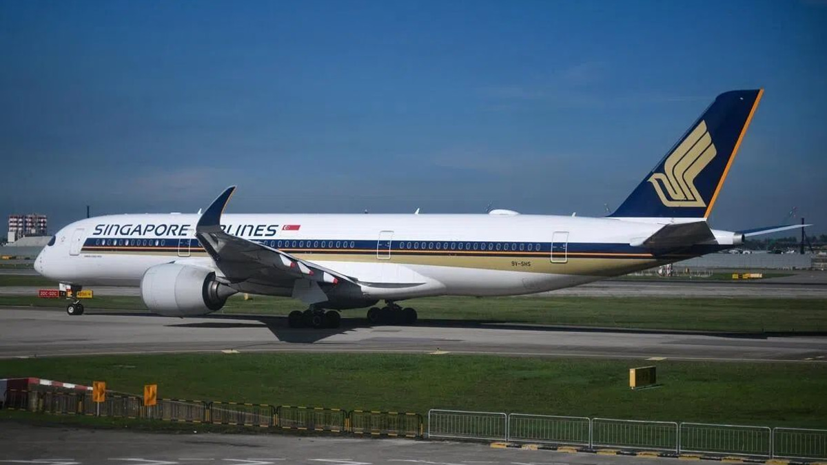 Singapore Airlines and Cathay Pacific cancel flights as Typhoon Noul approaches Hong Kong and southern China