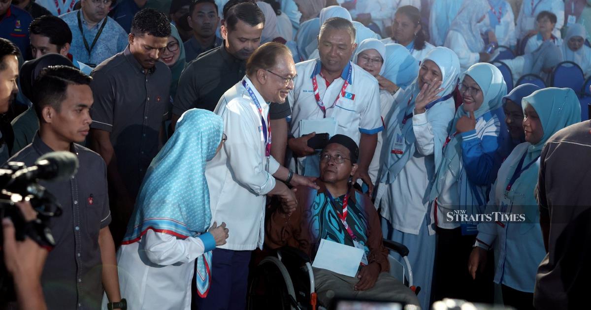 Anwar to Present New State-Owned Enterprises Law to Cabinet