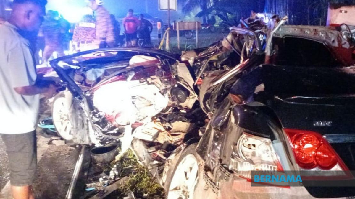 PM Anwar Expresses Grief Over Bentong Highway Tragedy That Claimed Six Lives
