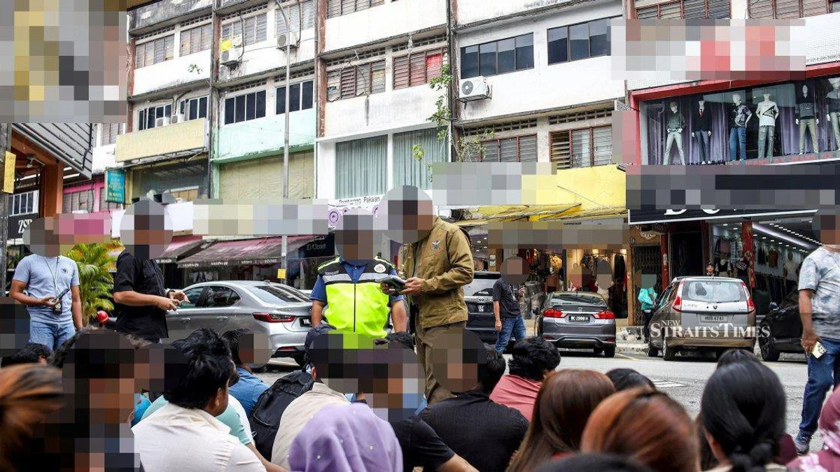 Immigration Officers Conduct Major Sweep of Jalan Kenanga Commercial Hub, Detaining 111 Undocumented Workers
