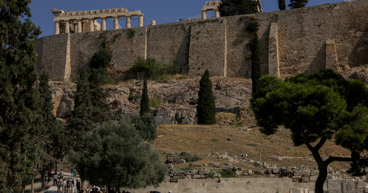 Knife Attack on Tourists Near Athens Acropolis Leaves Two Injured