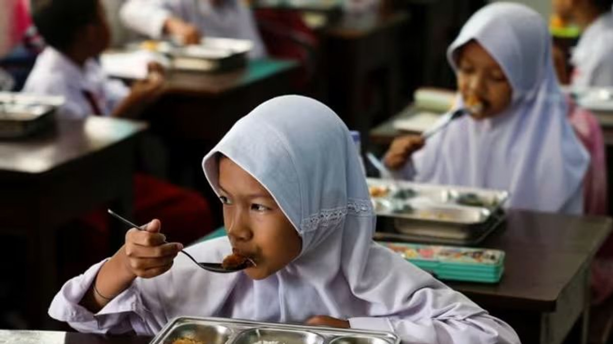 Indonesia's free meals programme loses second agency chief in turmoil as budget cuts deepen
