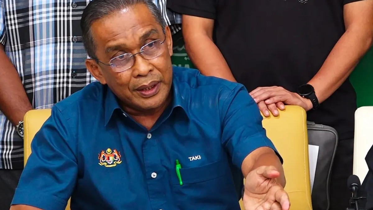 Perikatan Nasional Formally Notifies Parliament of Hamzah's Return as Opposition Leader