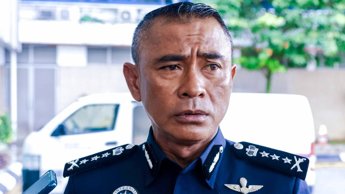 Two arrested after dramatic high-speed chase and multi-vehicle crash in Kuala Lumpur
