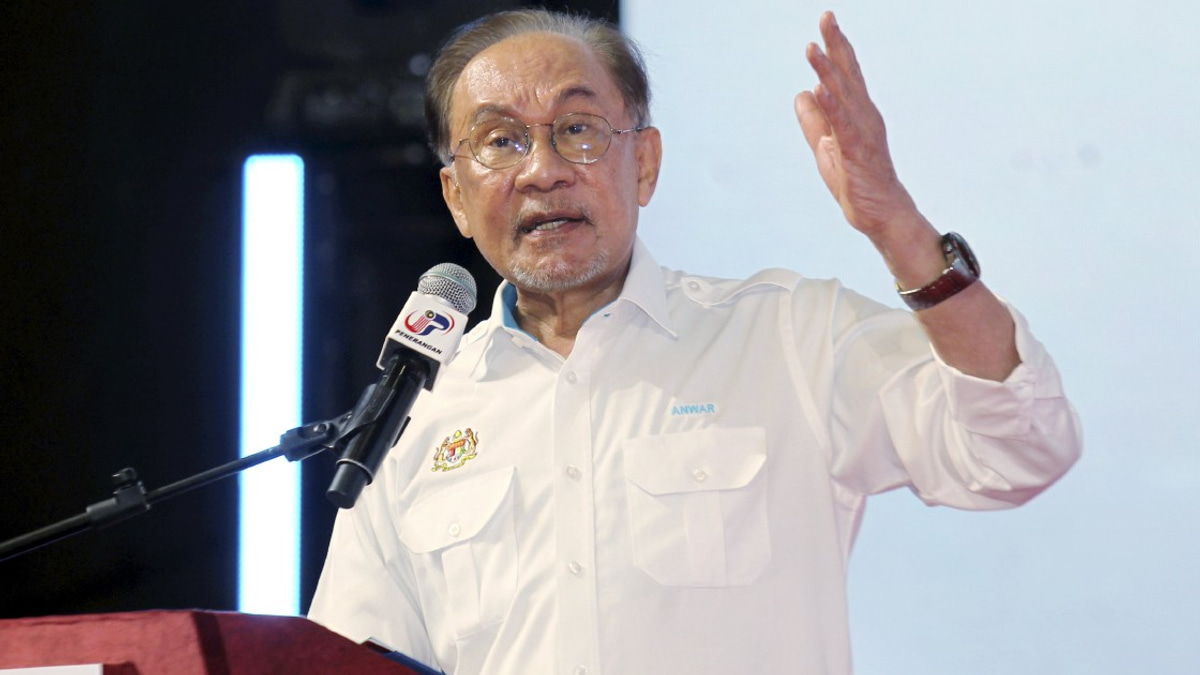 No Evidence of Misconduct Yet in KWAP's eFishery Deal, but Anwar Calls for Full MACC Probe