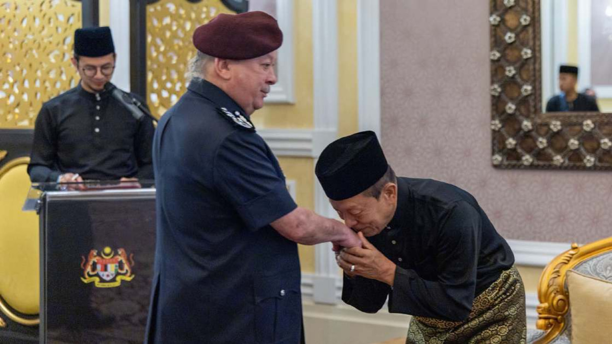 King Receives MACC Chief Commissioner at Istana Negara