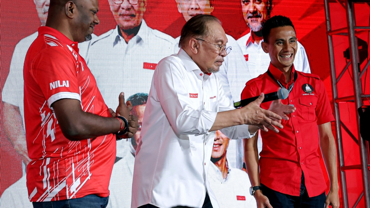 PM Anwar reaffirms unity message after apologising for remark that caused Indian community upset