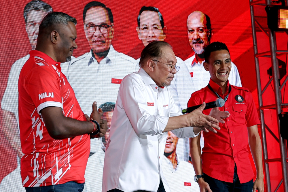 PM Anwar reaffirms unity message after apologising for remark that caused Indian community upset