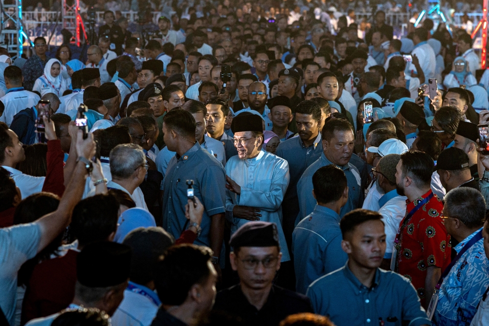 Cabinet to Review Universities Act Repeal as Anwar Pursues Academic Freedom Agenda